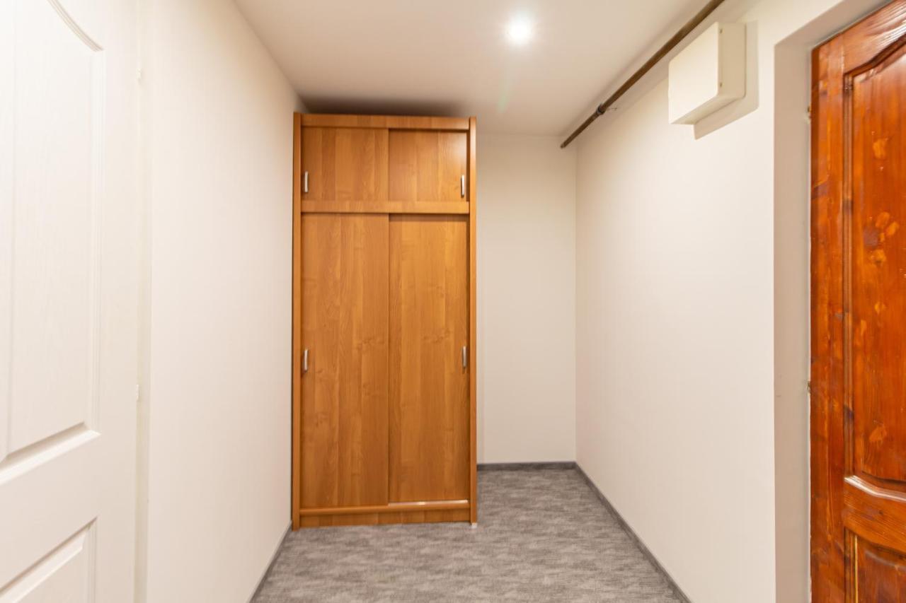 גיור Deli Terasz A Apartman Free Parking, Self-Check-In Anytime מראה חיצוני תמונה