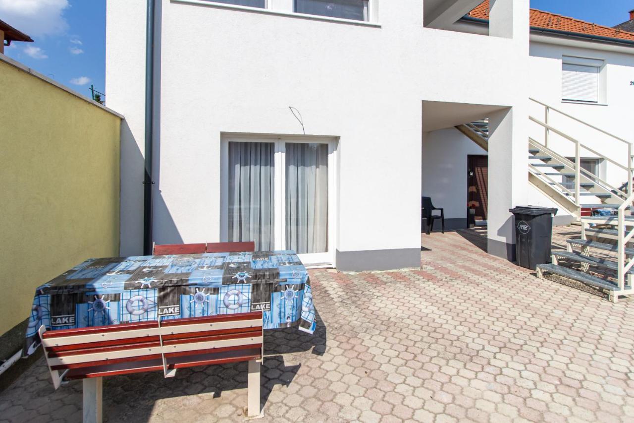 גיור Deli Terasz A Apartman Free Parking, Self-Check-In Anytime מראה חיצוני תמונה